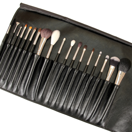 М182-2 Набор из 18 кистей для макияжа в футляре 